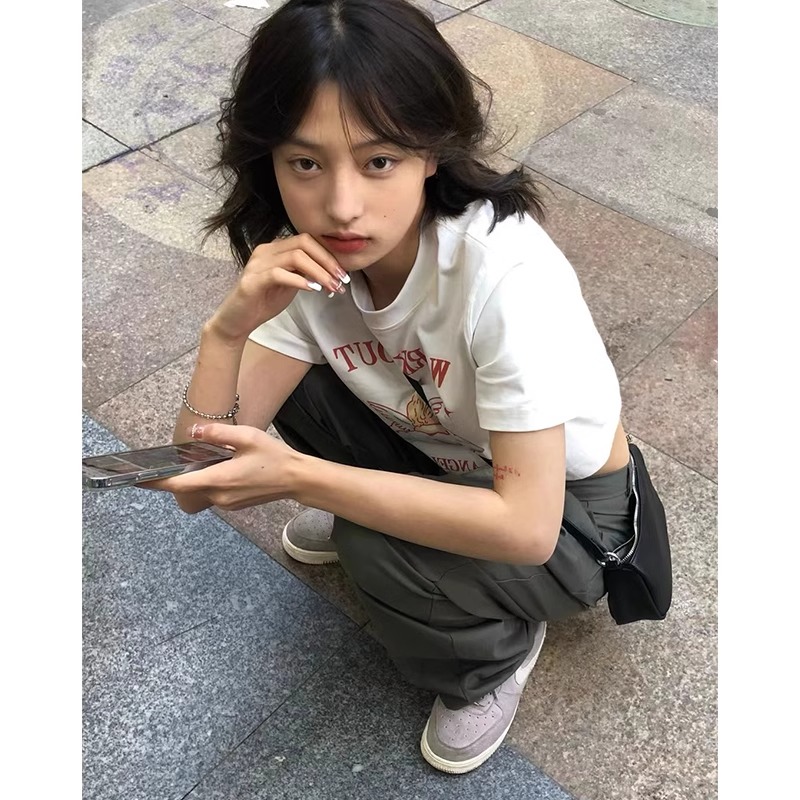 高質量純棉200克21支精梳緊密手感好印花修身辣妹寬鬆短款t恤女