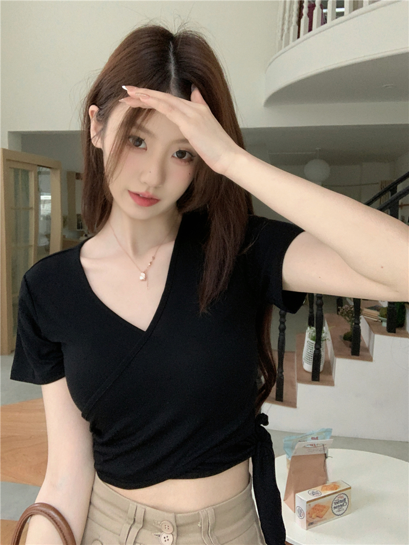 Actual shot ~ Slim V-neck knotted T-shirt, lace-up short cross-over discreet short-sleeved top + long-sleeved anti-scratch style