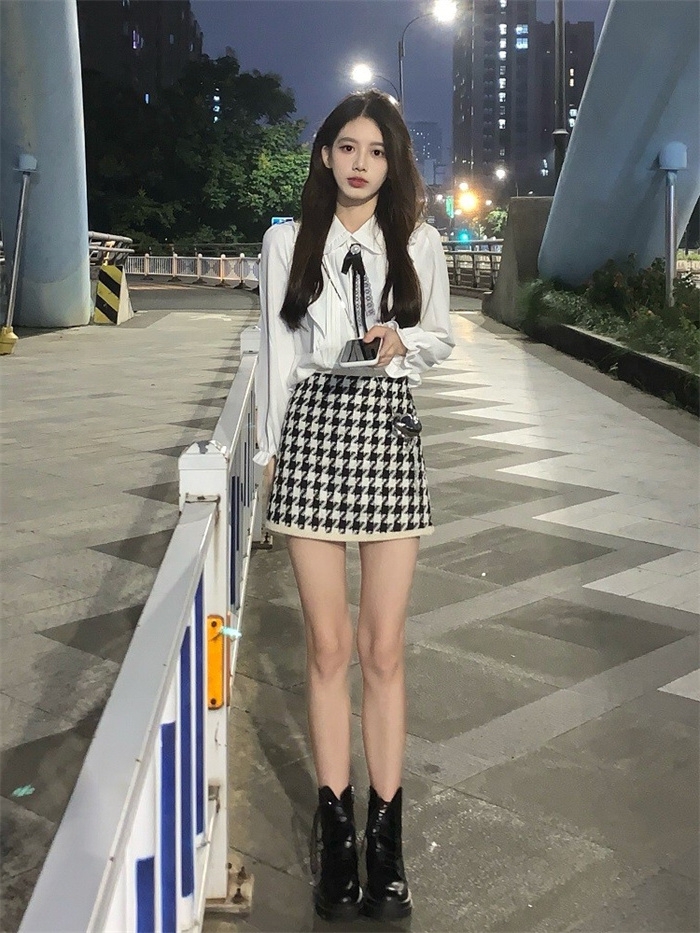 木耳邊襯衫女設計感小眾2024春秋新款白色長袖襯衣內搭打底上衣