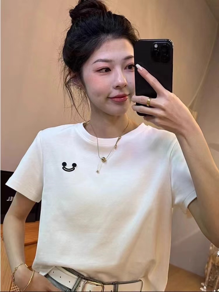 笑臉刺繡圓領正肩短袖T恤女春夏新款簡約休閒時尚百搭打底衫上衣