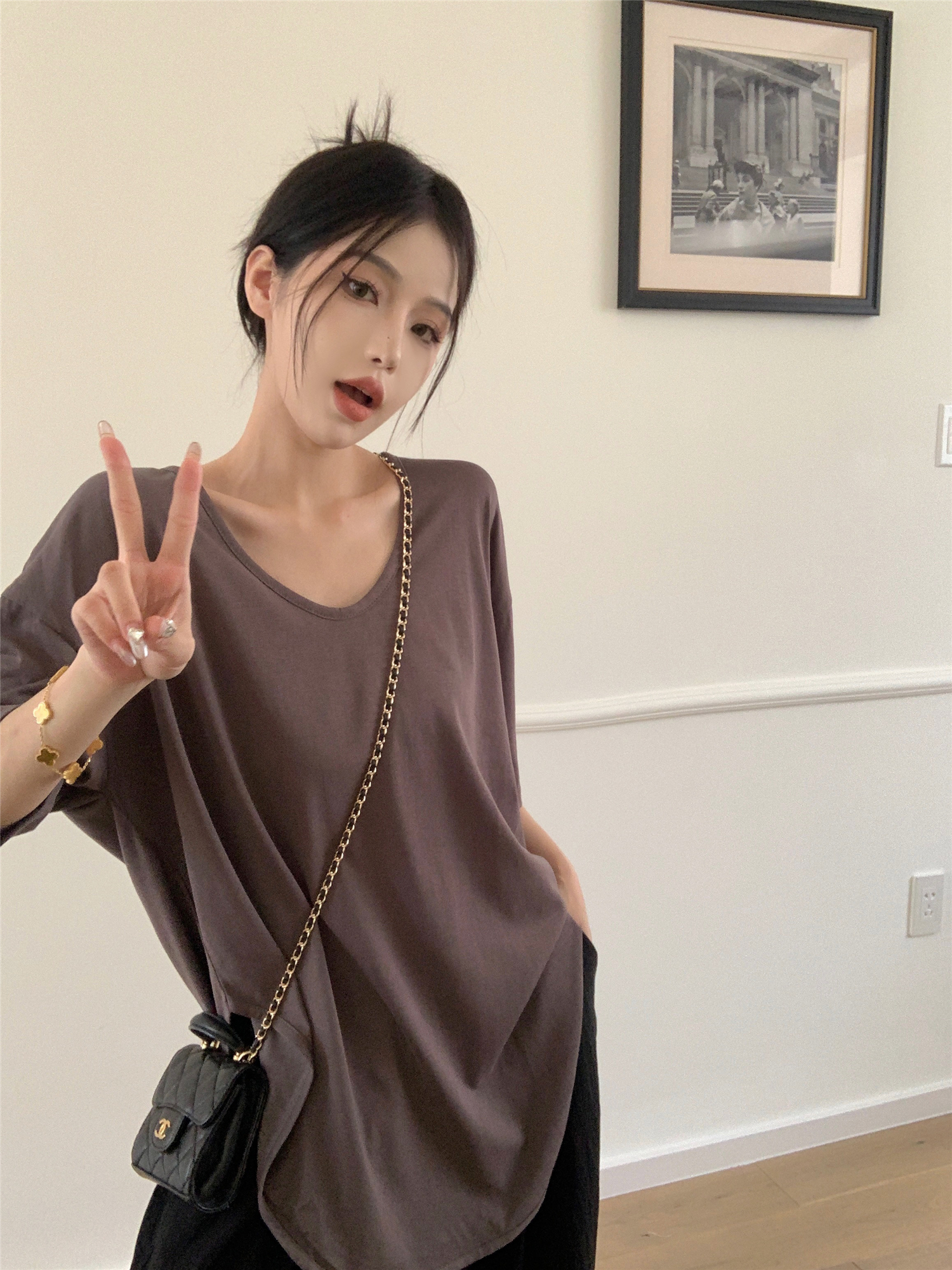 Actual shot ~ Casual private clothing bamboo linen cotton comfortable V-neck curved hem loose T-shirt
