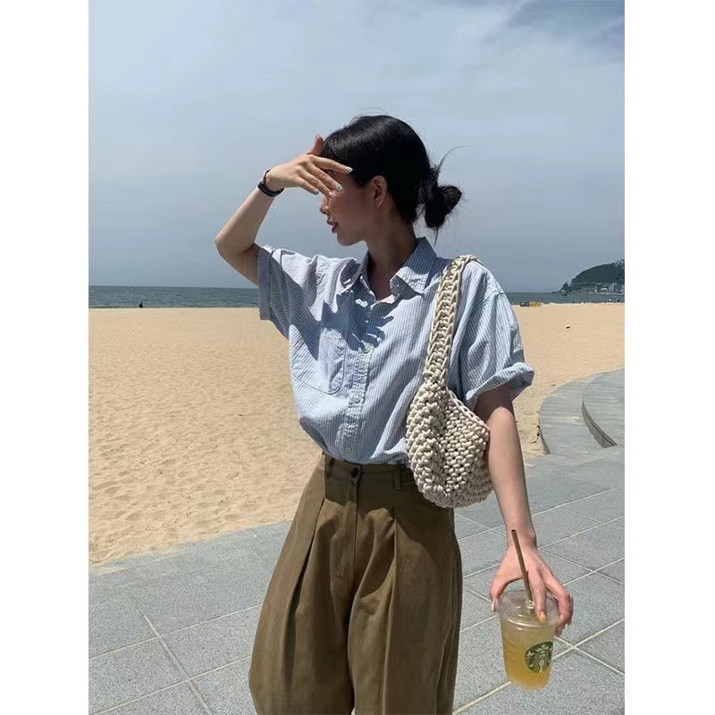 條紋襯衫女夏季2024韓版新款純棉藍色簡約乾淨口袋短袖上衣設計感