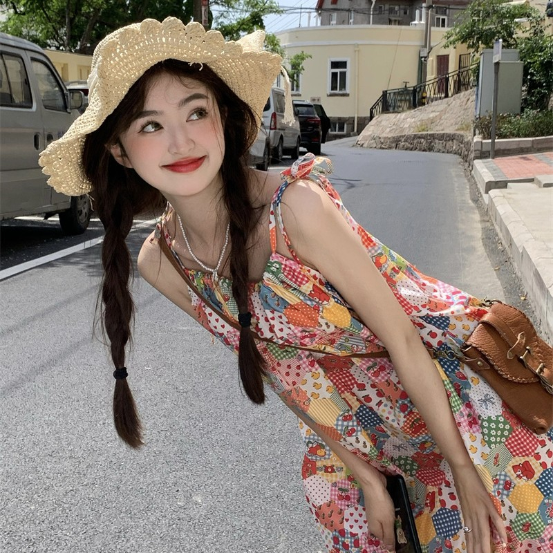 碎花吊帶連衣裙女夏季2024新款甜美減齡獨特超好看拼接花邊長裙子