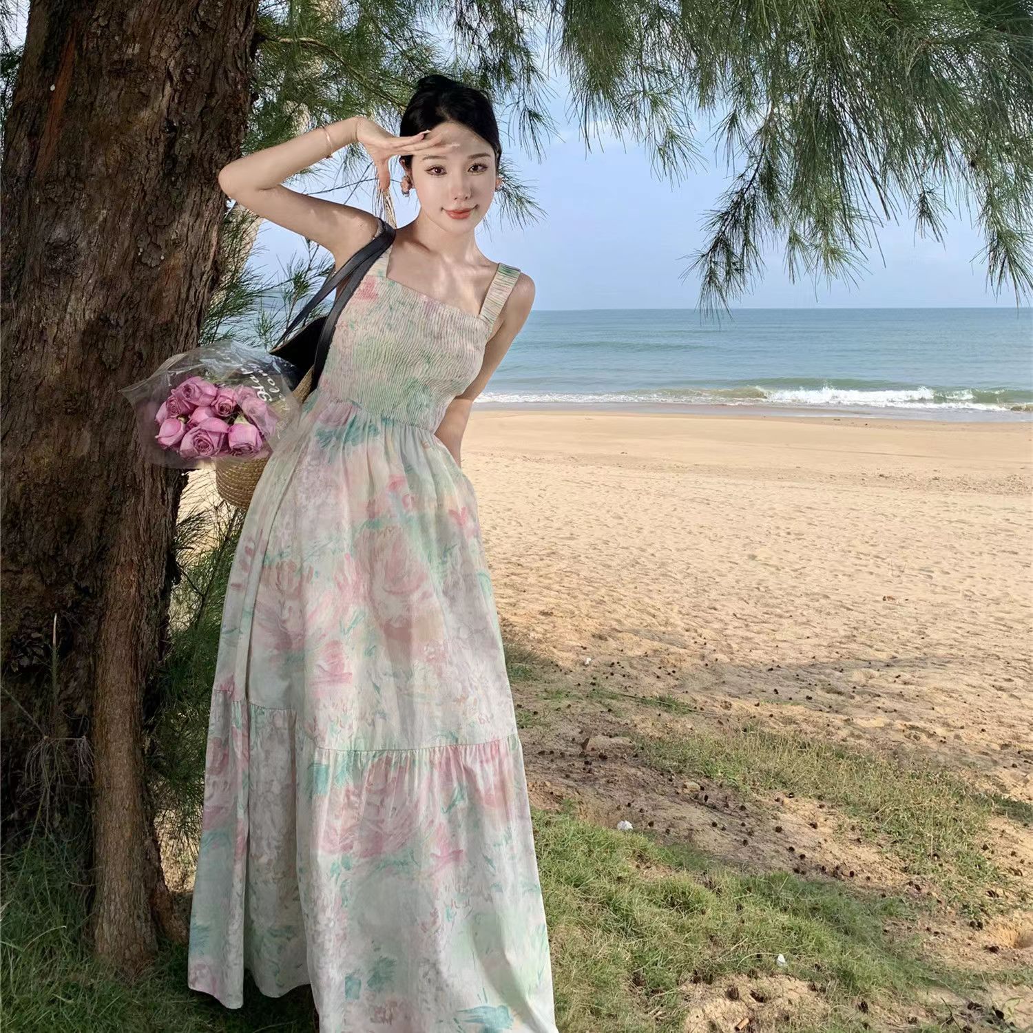 油畫少女感吊帶裙女小眾設計感印花大裙擺方領氣質連衣裙海邊度假