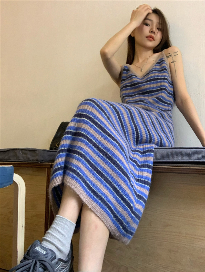 春秋季法式休閒百搭連衣裙女小眾撞色條紋針織吊帶打底長裙
