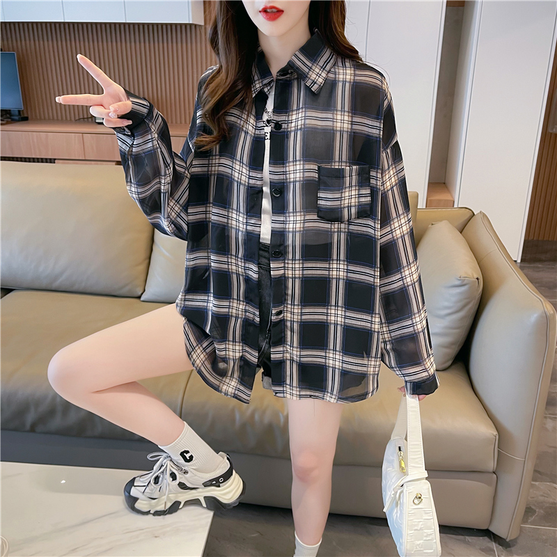 實拍-2024夏季防曬襯衫新款大碼寬鬆百搭格子上衣女