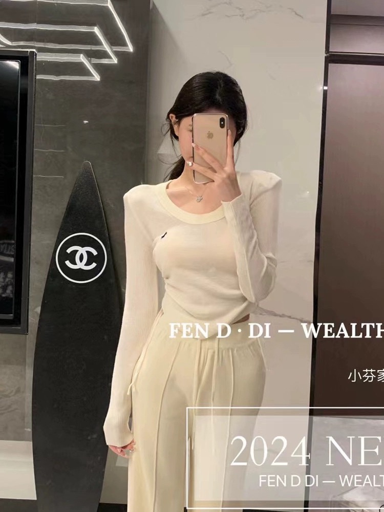 2024春季新款女裝小香風潑天富貴感圓領墊肩側邊抽繩薄款針織衫