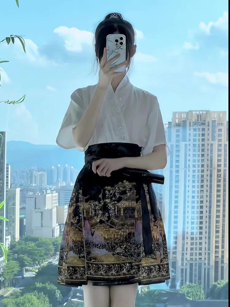 青花瓷新中式交領上衣漢服女2024新款短款馬面裙夏季女小個子套裝
