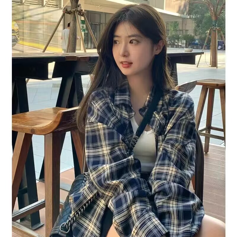 春秋季黑白格子復古時髦中長款長袖襯衫女