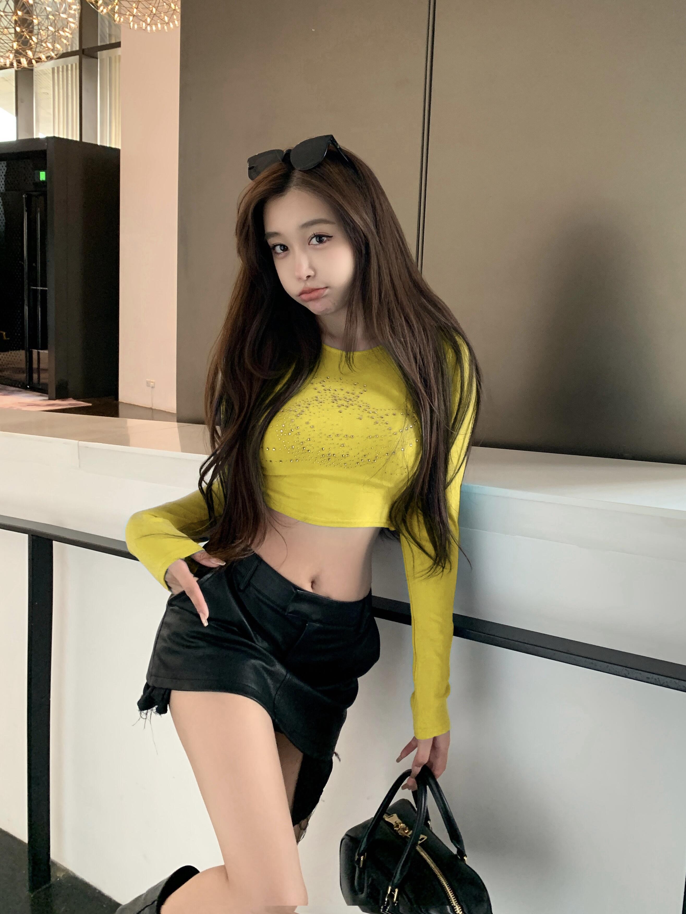 實拍 露背性感辣妹設計感燙鑽高腰短款修身長袖上衣女