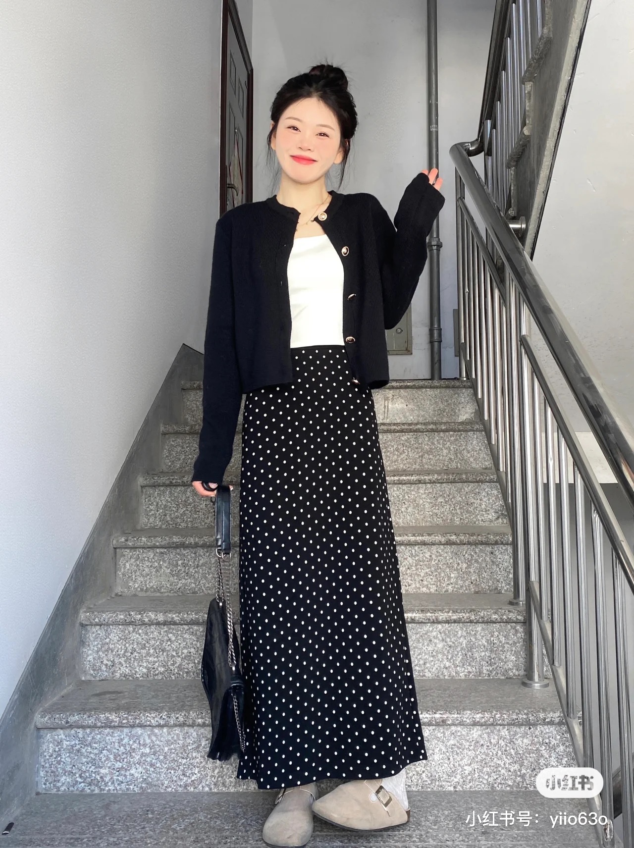 小香風金扣針織開衫上衣女短款春秋外搭毛衣外套半身裙套裝兩件套