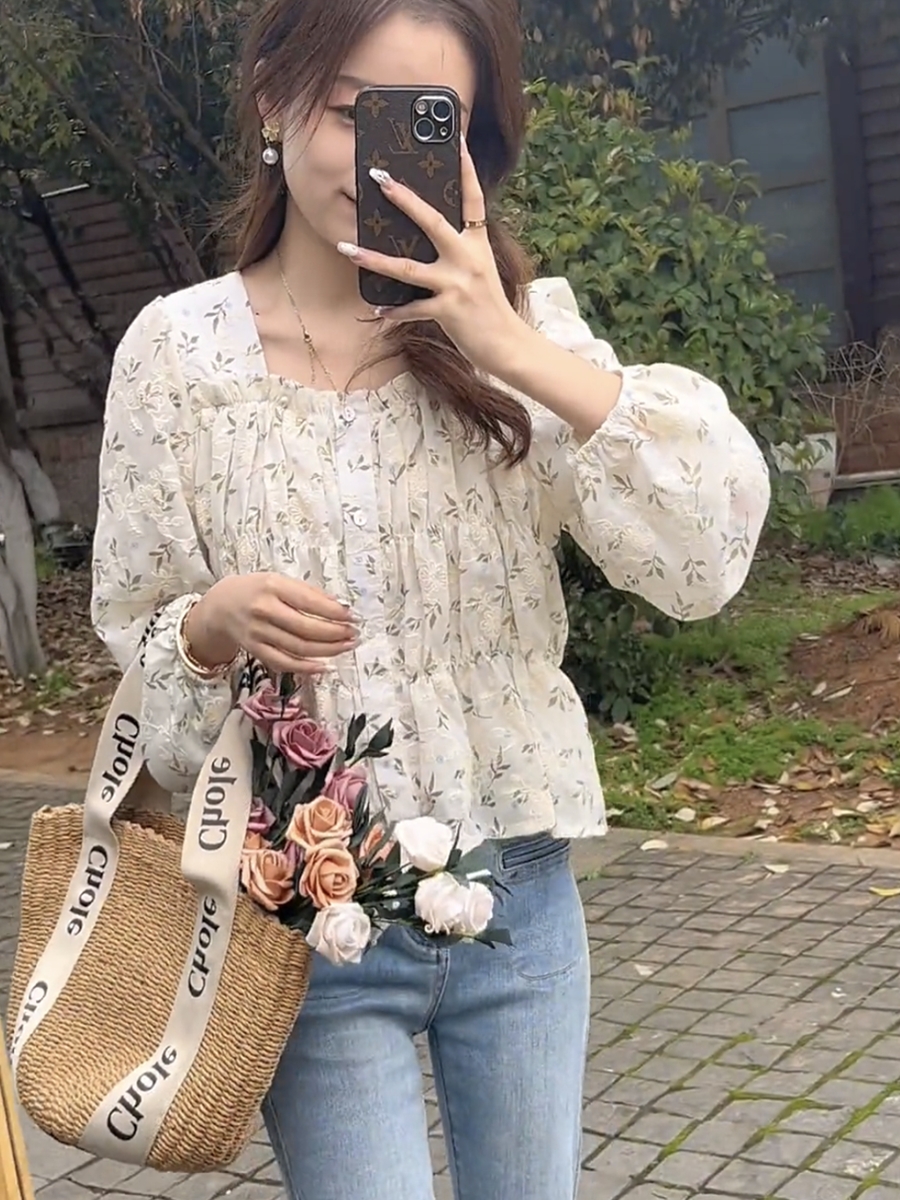 歐貨碎花襯衫女春季新款2024小清新設計感提花褶皺方領長袖上衣潮