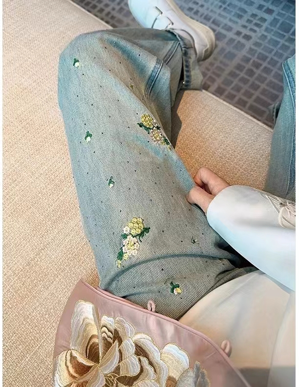 重工燙鑽碎花刺繡牛仔褲女2024年新款春國風設計高級感直筒闊腿褲