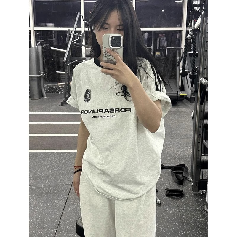 高質量純棉200克21支精梳緊密印花拉全三條槓寬鬆大版短袖恤女