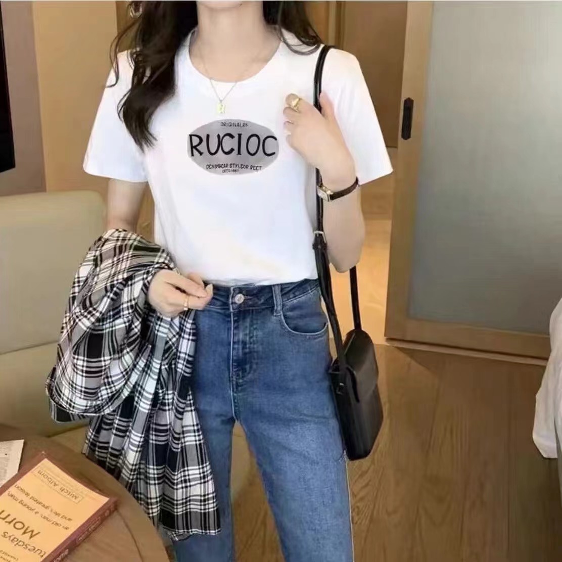 白色正肩T恤女別致獨特短袖ins上衣夏季辣妹性感短款洋氣卡腰小衫