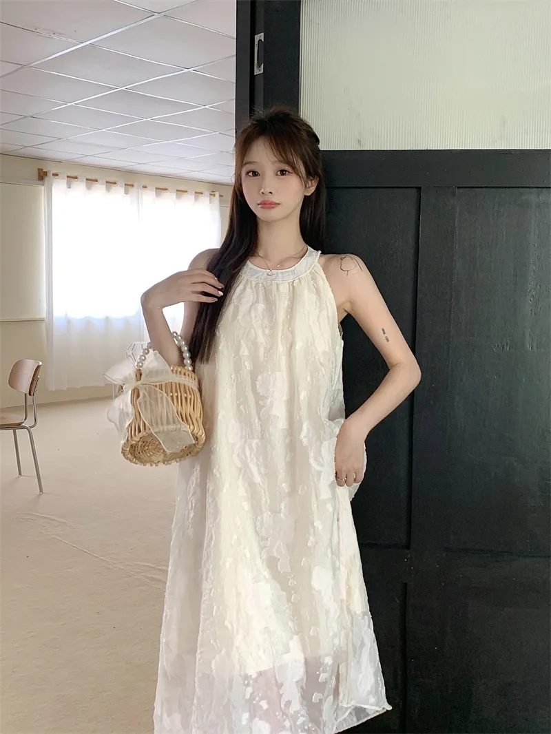 胖妹妹夏季掛脖連衣裙女度假風氣質設計高級肌理感露肩無袖長裙子