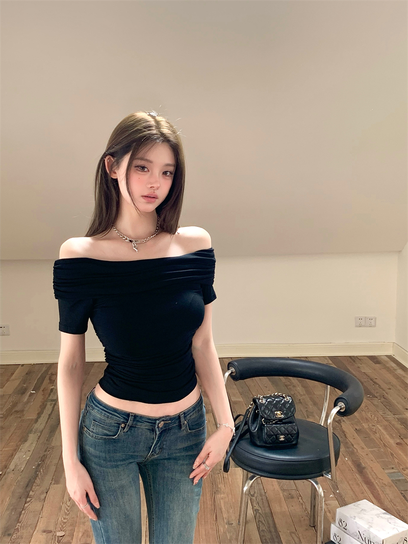 Real shot of summer hot girl style clavicle one-shoulder slimming short-sleeved T-shirt top for women