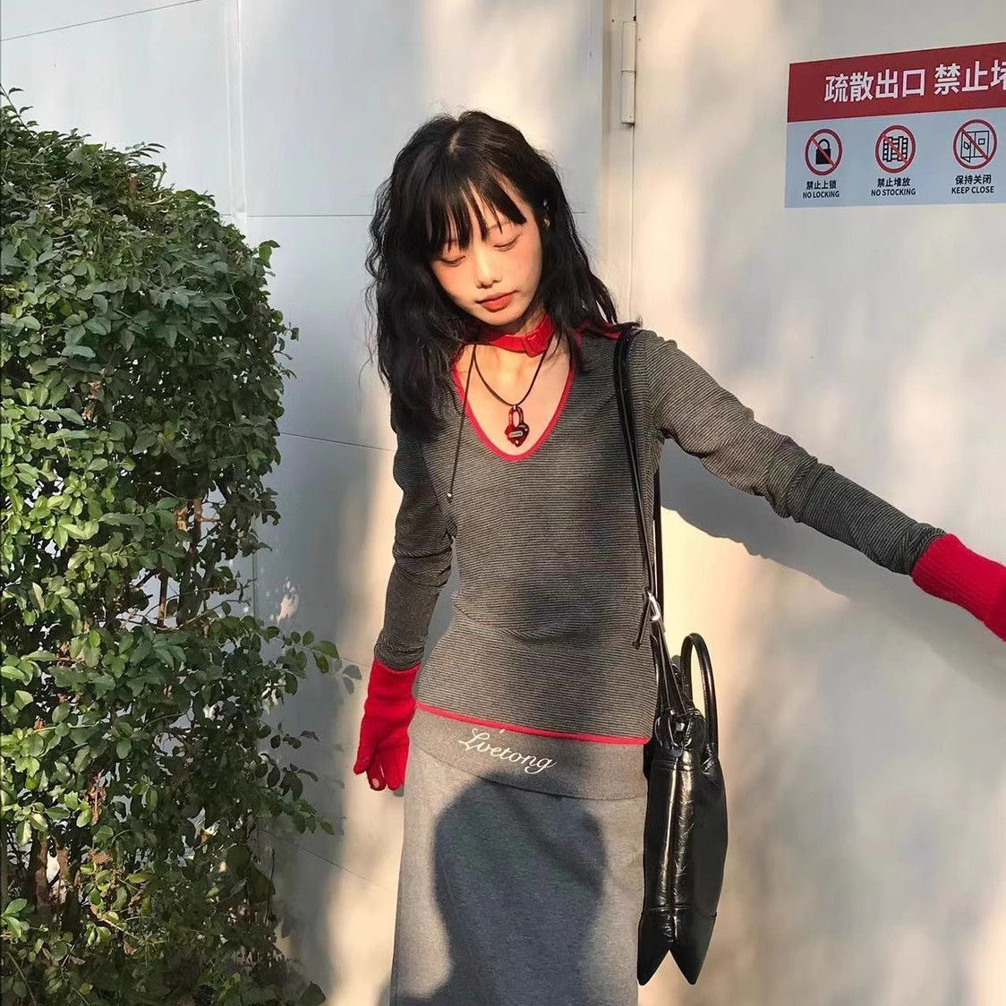 法式復古高級感小香風春秋新款長袖修身V領顯瘦內搭打底衫上衣