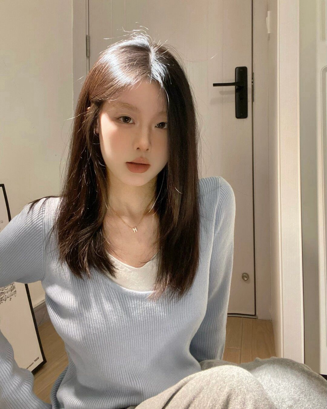 假兩件藍色v領長袖針織衫女春季薄款內搭打底衫早春毛衣針織上衣