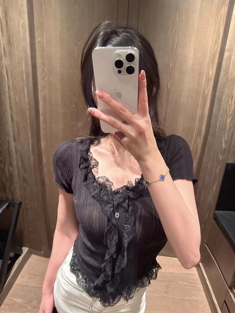 十三行白色性感蕾絲邊短袖T恤女春裝新款設計感修身短款甜辣上衣