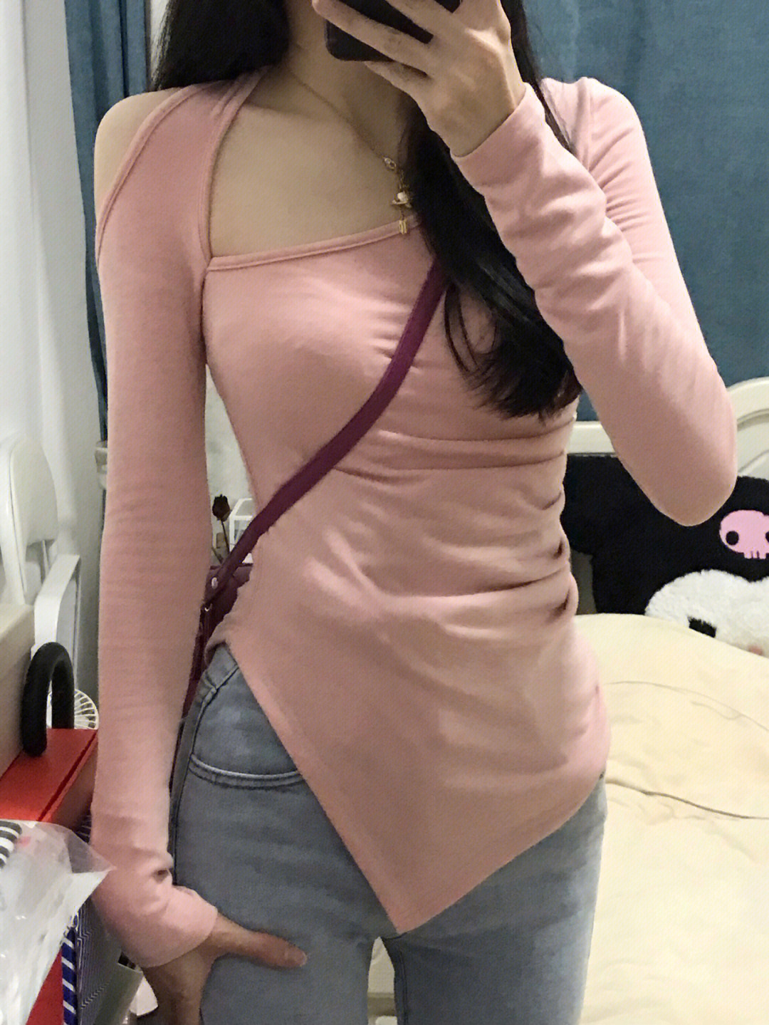 已出貨 粉色設計感長袖t恤女春季新款純欲辣妹露肩修身顯瘦上衣