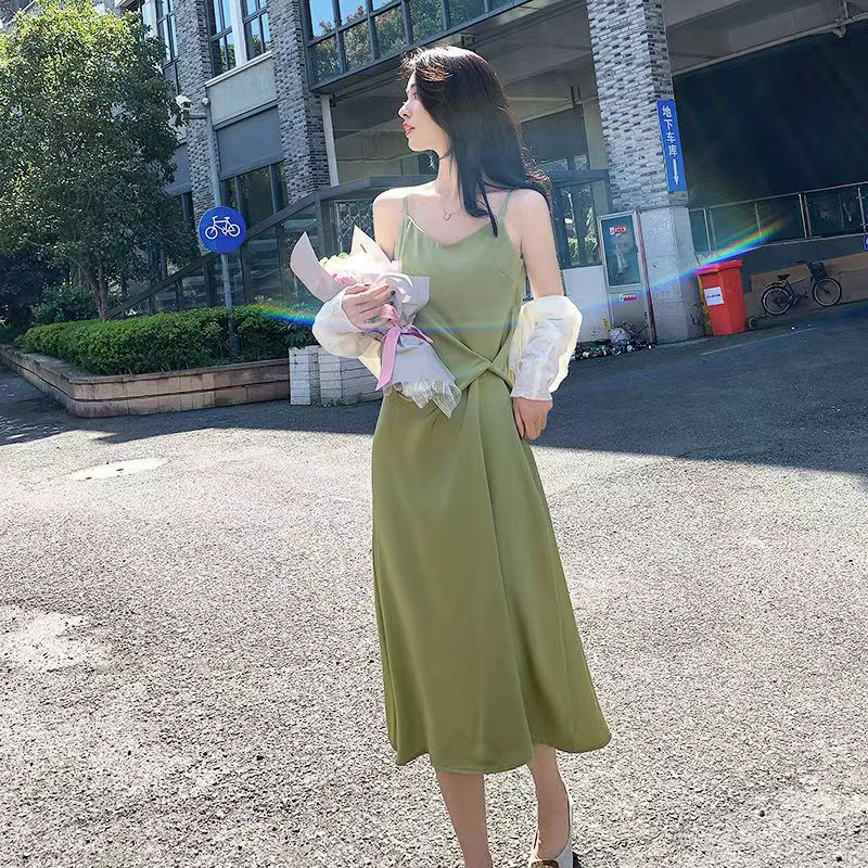 春夏裝法式設計感小眾雪紡綠色連衣裙氣質高級感內搭吊帶打底長裙