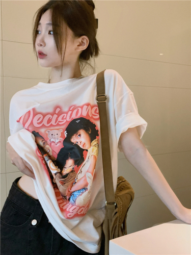 Official picture of American T-shirt for women, lazy trendy design, mid-length white loose printed short-sleeved top