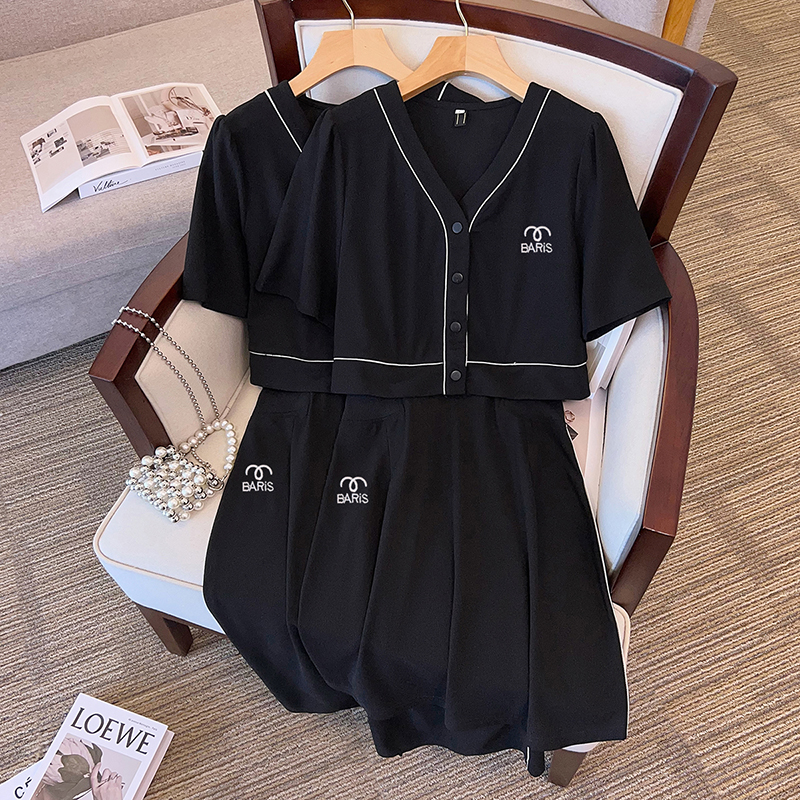 Actual shot of 2024 new summer clothes for fat mm, fashionable and high-end bestie outfits, long and short embroidered fake two-piece dresses