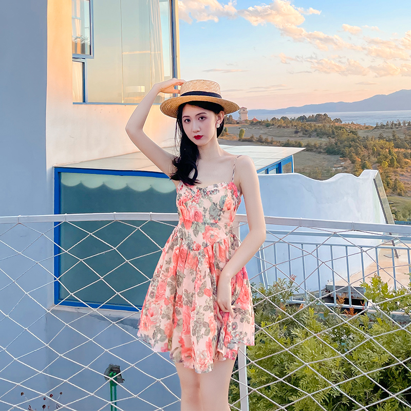 2024年潮法式沙灘裙女裝夏三亞超仙海邊度假小個子吊帶碎花連衣裙