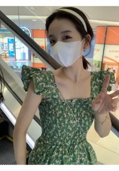 日系小清新方領小飛袖法式連衣裙綠色碎花吊帶裙小個子裙子女顯瘦