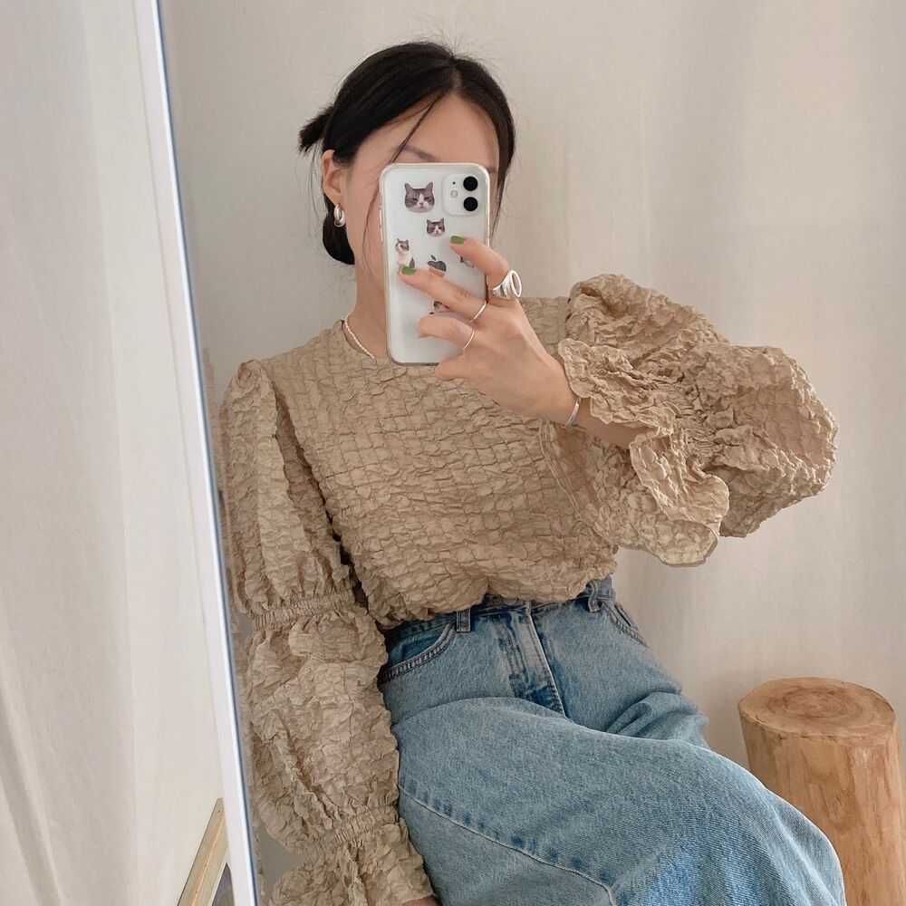 Size update Korean chic spring French niche fairy bubble pleated round neck lantern sleeve shirt tops for women