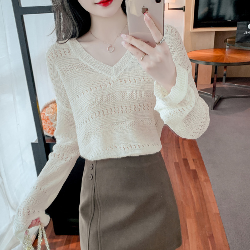 Has been shipped, real shot hollow v-neck knitted sun protection blouse women's thin outer wear loose long-sleeved T-shirt top sweater