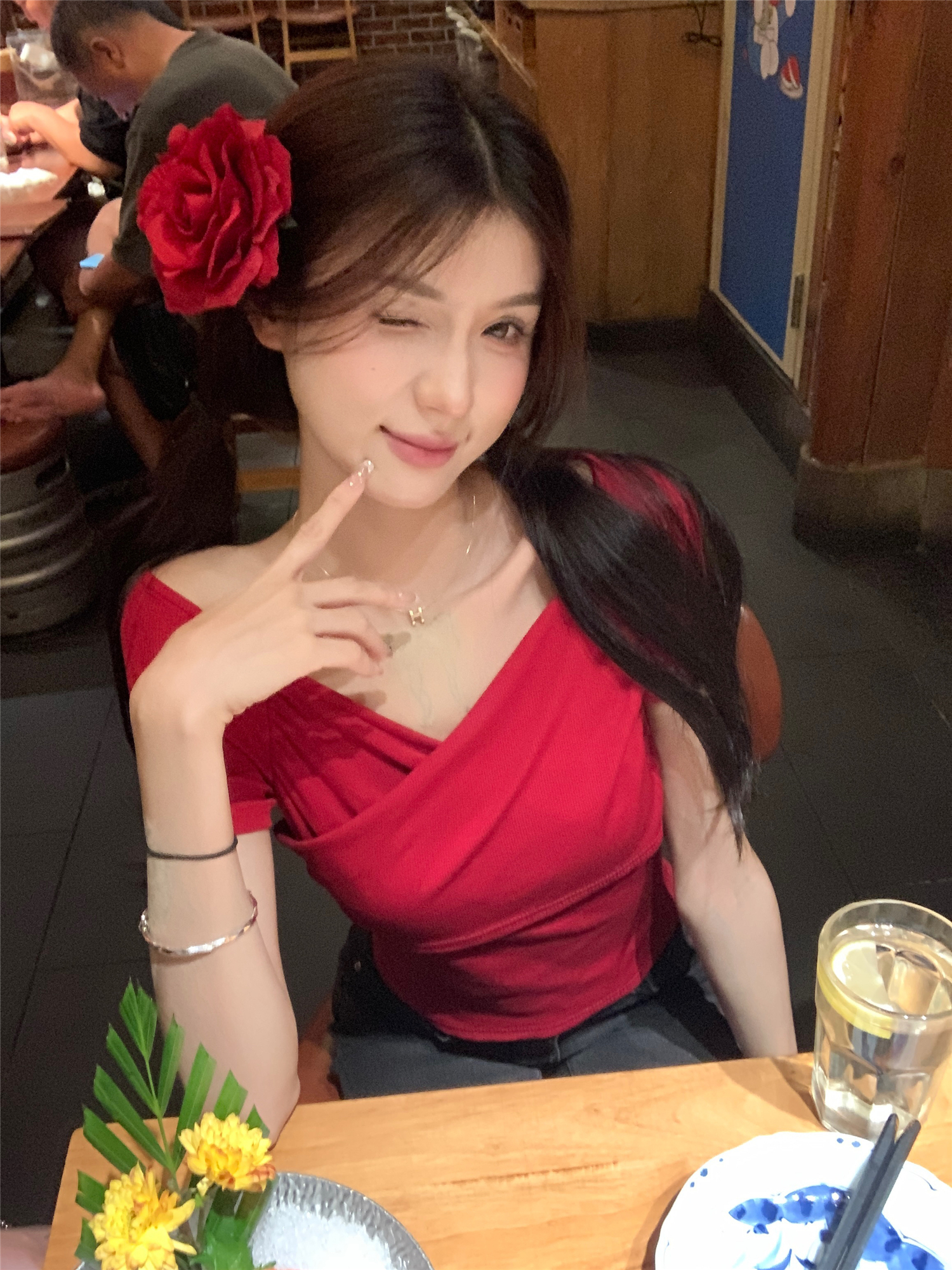 Actual shot~American one-shoulder V-neck short-sleeved T-shirt