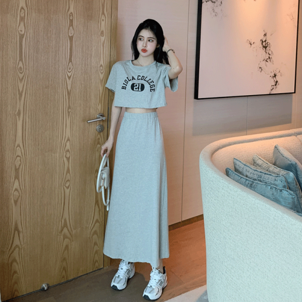 6535拉架棉女港風短款印花T恤+高腰半身裙可鹽可甜運動兩件套