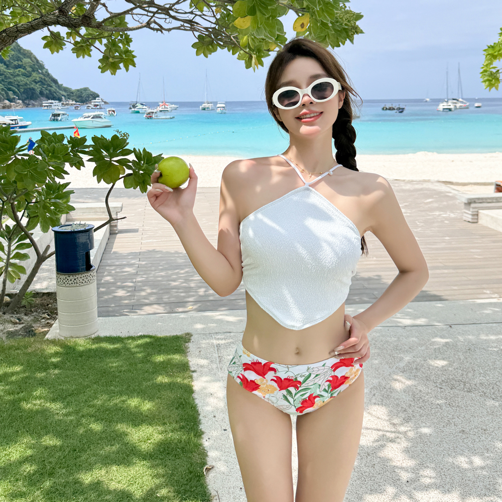 泳衣女高級感分體純欲溫泉小胸聚攏掛脖比基尼辣妹拍照度假泳裝冬