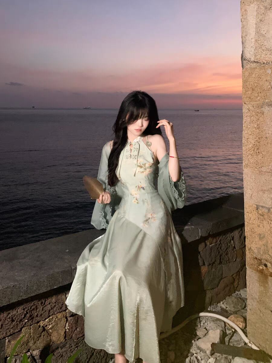 Blovelan綠蕪清夢 新中式溫婉絲麻印花無袖掛脖旗袍連衣裙春新款
