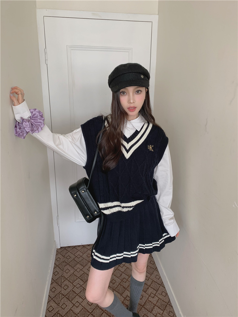 元氣少女~~2024學院套裝女減齡麻花毛衣馬甲百褶半裙套裝