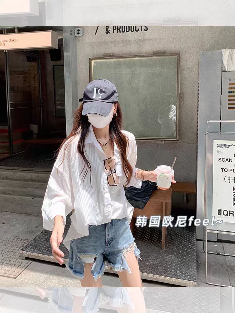 曾小咸慵懶風長袖上衣女寬鬆夏季薄款防曬空調外套白色豎條紋襯衫