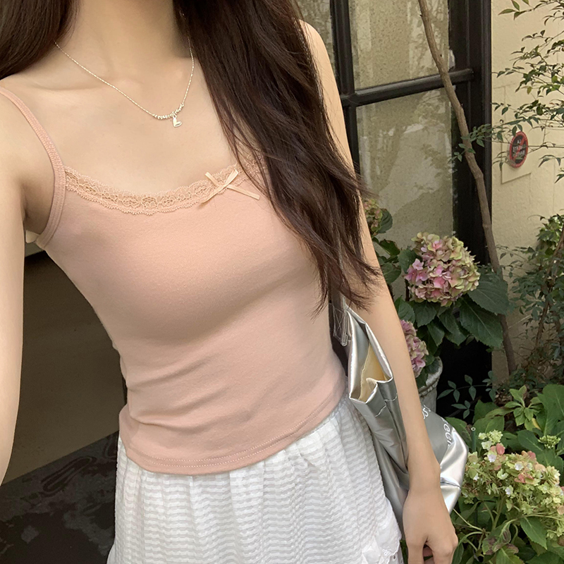Actual pictures of lace stitching camisole women's summer vacation inner wear 2024 new pure desire short top