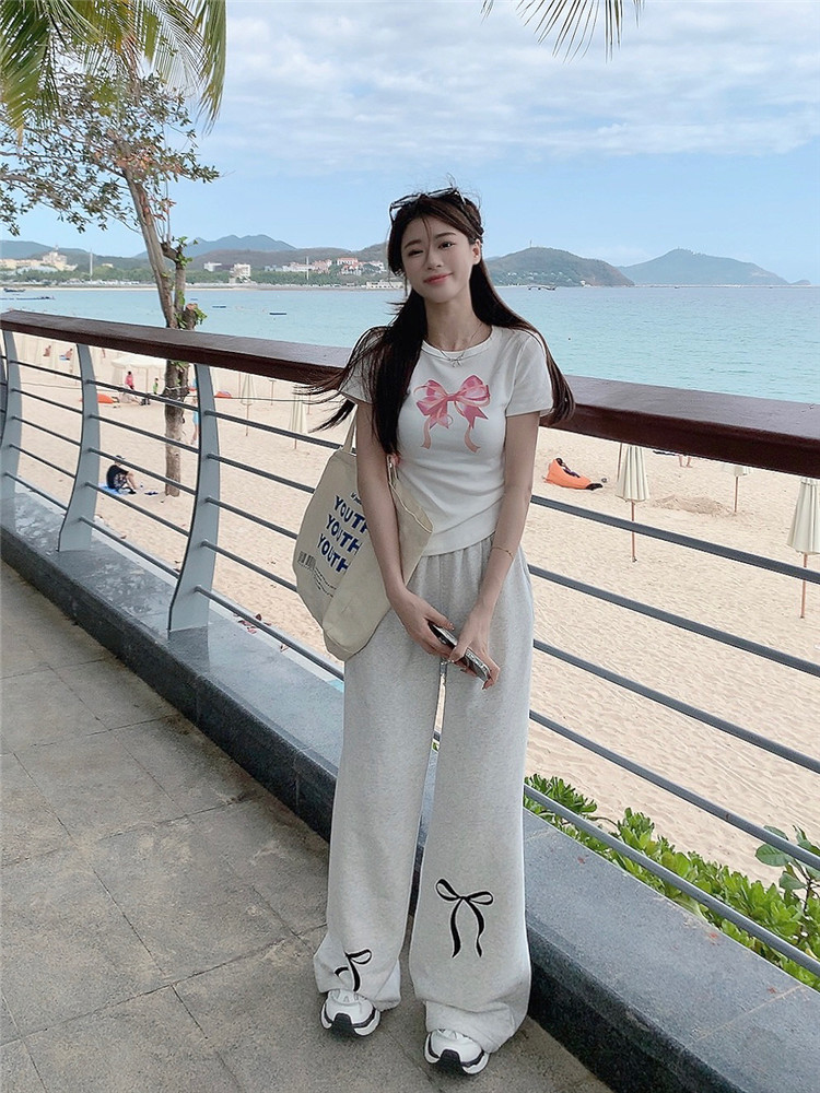 實拍~蝴蝶結印花T恤+抽繩印花衛褲套裝