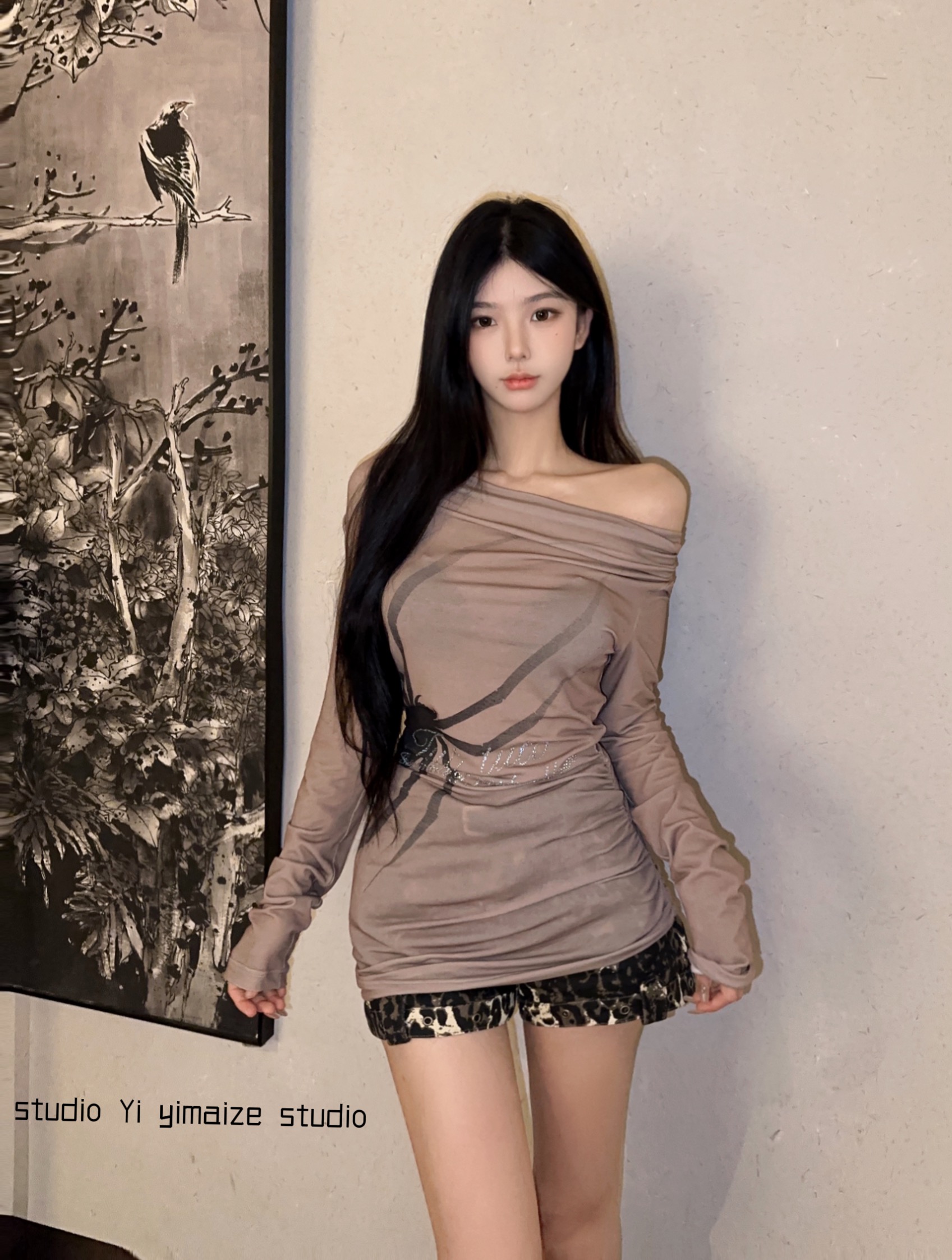 實拍春季千禧風長袖印花燙鑽打底衫豹紋短褲時髦美式辣妹套裝