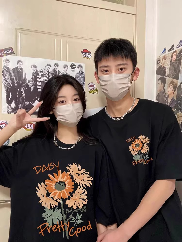 特別的網紅情侶裝2024新款夏季T恤潮牌短袖高級感法式衣服很仙的