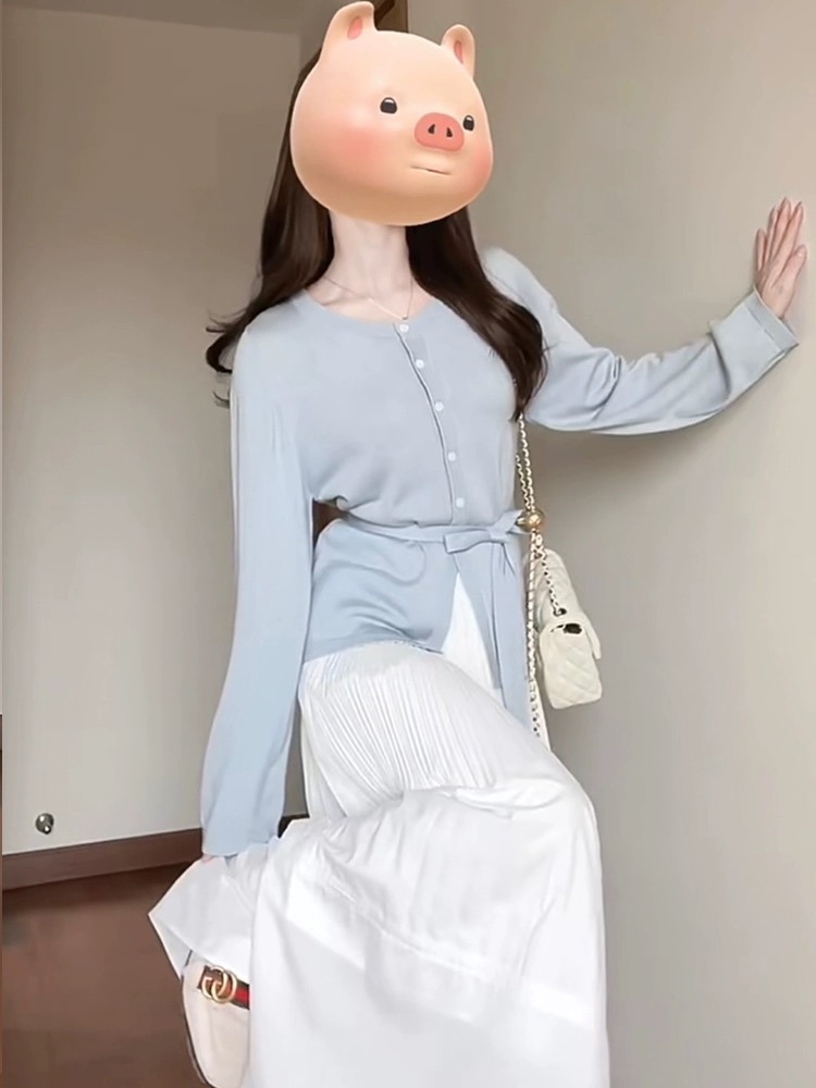 初春穿搭套裝2024韓劇茶系溫柔系炸街奶乖春季新款女裝白色連衣裙