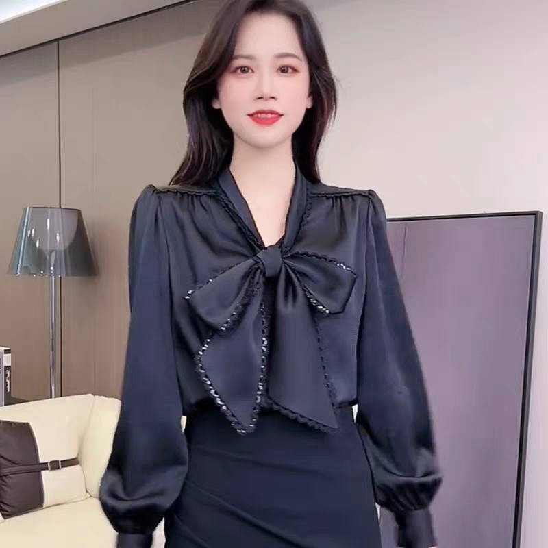 金嵐子春秋氣質小眾設計感紋理面料亮片飄帶女士V領套頭襯衣
