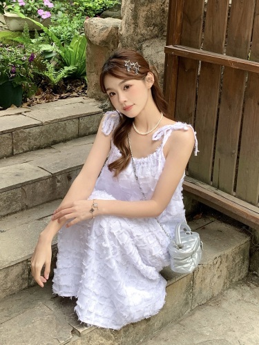 Actual shot of white suspender dress for women in spring and summer new tassel plaid gentle slimming temperament over-the-knee long skirt