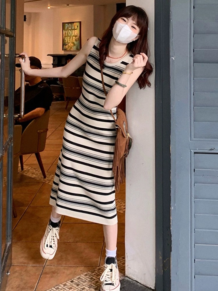 chic條紋背心裙女春季韓版2024新款中長款修身顯瘦打底無袖連衣裙