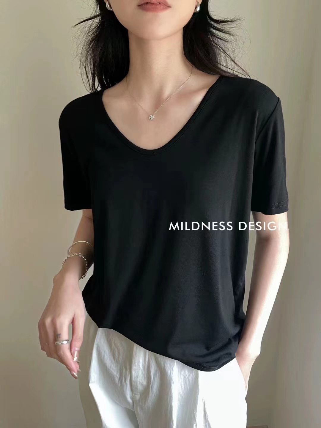 面膜T女韓系V領簡約舒適百搭胖MM寬鬆淨版多色莫代爾T恤