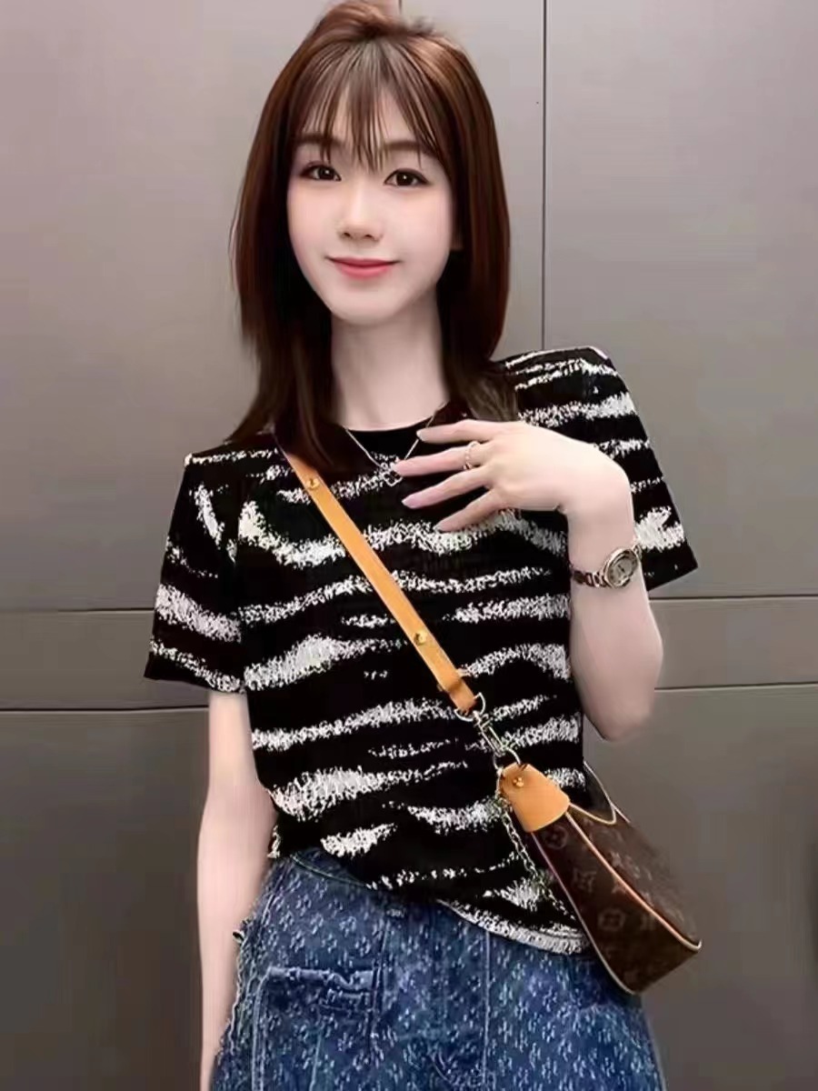 美式正肩刺繡短袖t恤女2024夏季新款修身扎染短袖T恤辣妹短款體桖