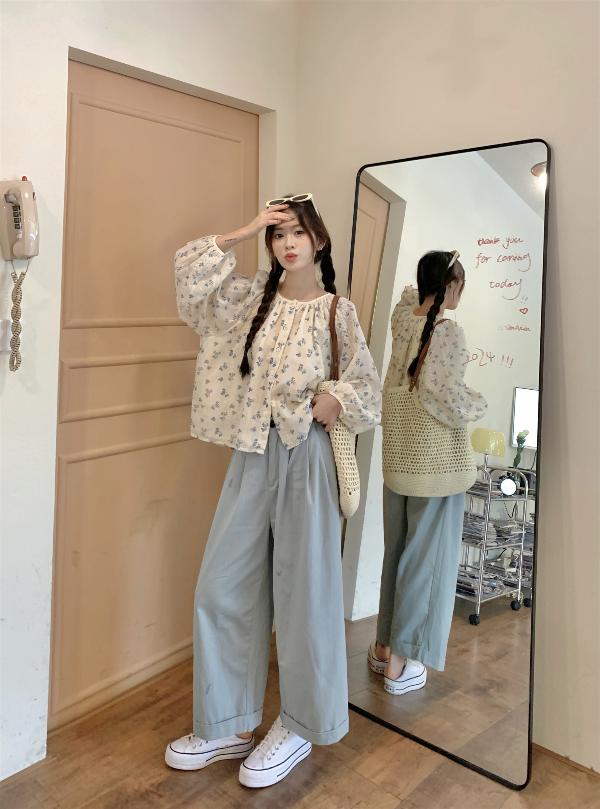 Actual shot~Small fresh floral long-sleeved loose slimming round neck sweet girly shirt+wide leg pants