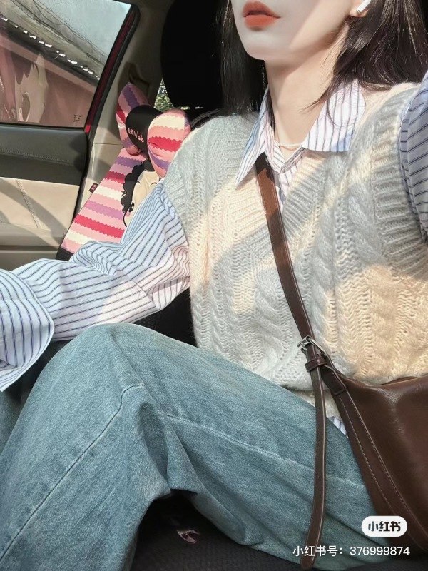 白色無袖v領麻花針織馬甲背心女春秋外穿坎肩疊穿兩件套外搭襯衫